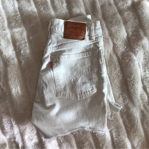 501 Levi’s White Jean Cutoffs